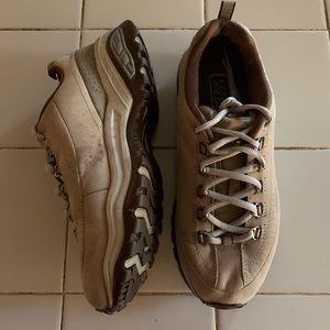 Women’s Sketchers Premium Brown Tan- 8.5